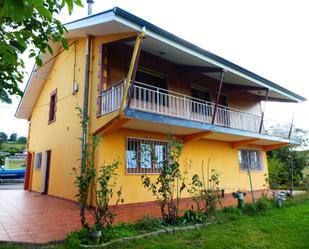 Vista exterior de Casa o xalet en venda en Miengo amb Terrassa