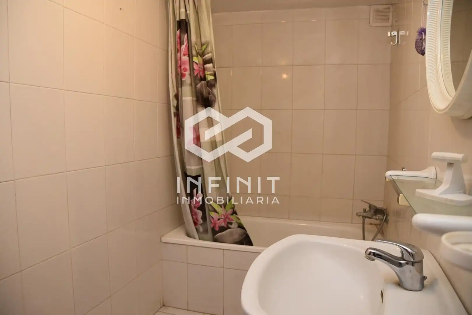 Bathroom of Houses for sale in Muduex  with Private garden, Storage room and Balcony