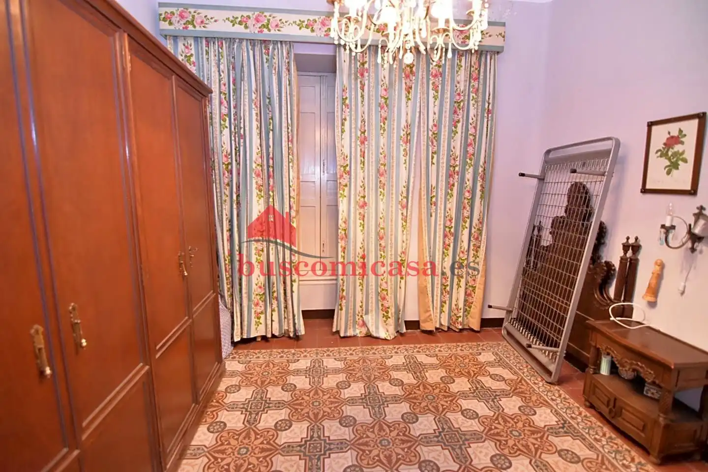 Habitación de Edificio en venta en Linares