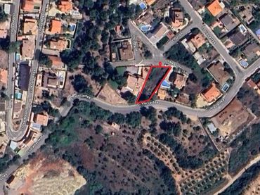 Terreny residencial en venda a BENADRESA