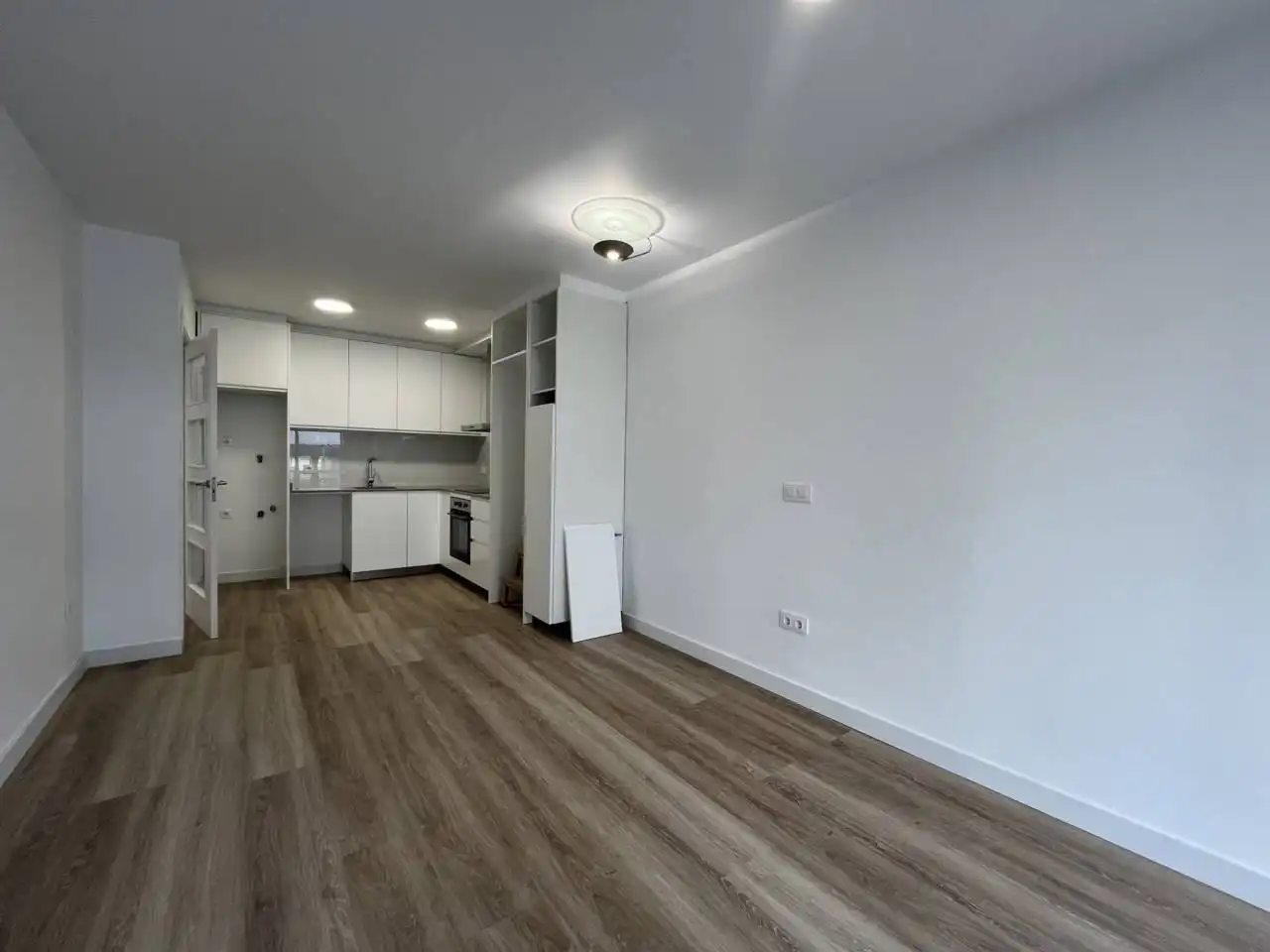 Flat for sale in Girona  with Air Conditioner, Heating and Balcony