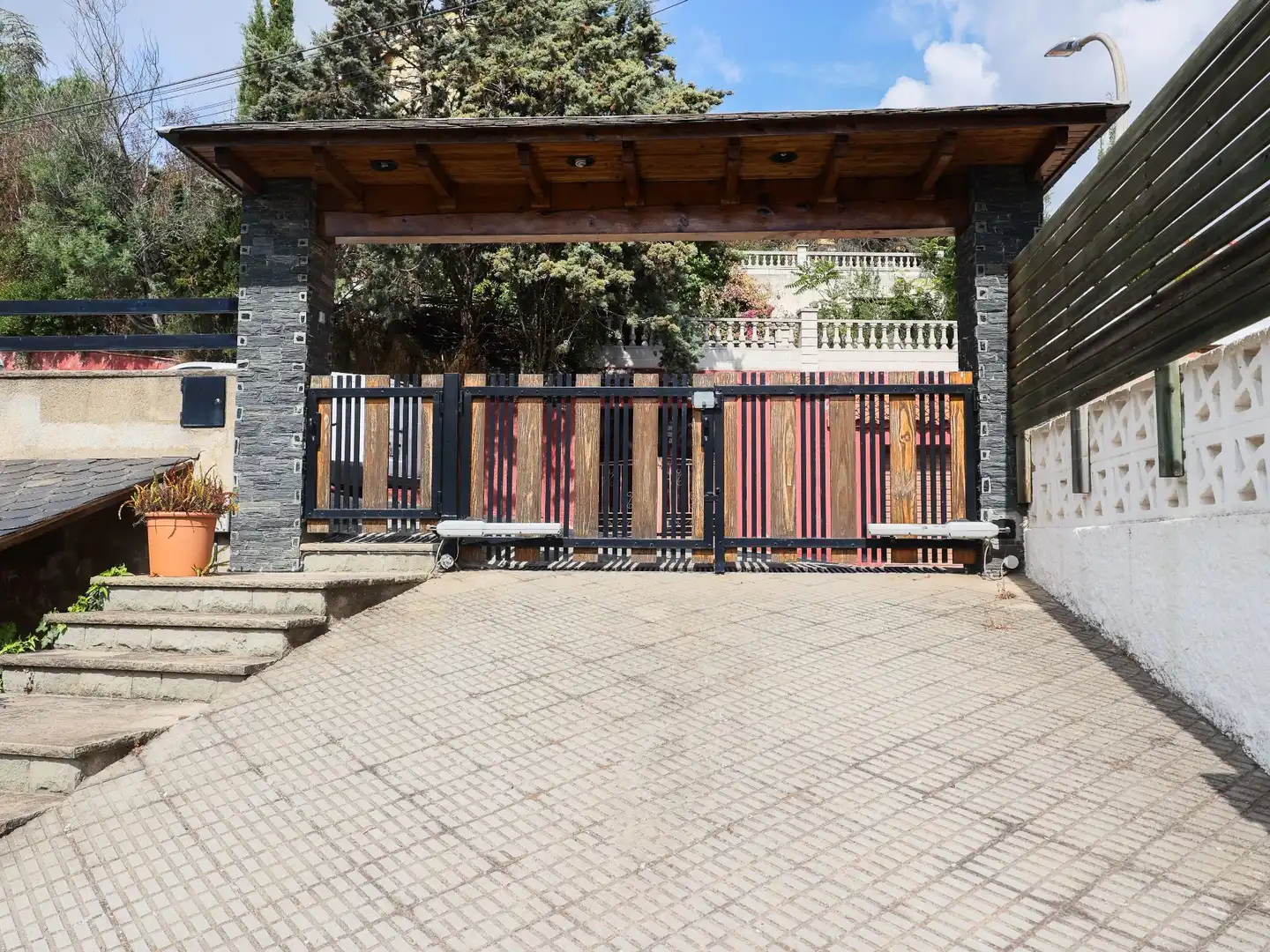 Exterior view of Houses for sale in Alella, Barcelona