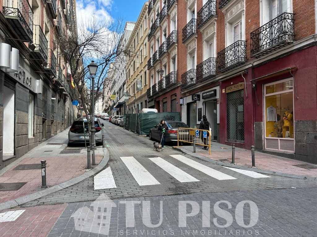 Vista exterior de Local en venda en  Madrid Capital amb Aire condicionat i Calefacció