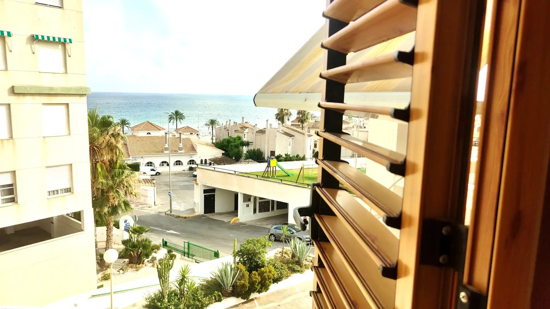 Vista exterior de Apartament de lloguer en Santa Pola amb Aire condicionat, Calefacció i Terrassa