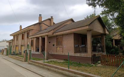 Exterior view of House or chalet for sale in Monzón  with Heating, Private garden and Terrace
