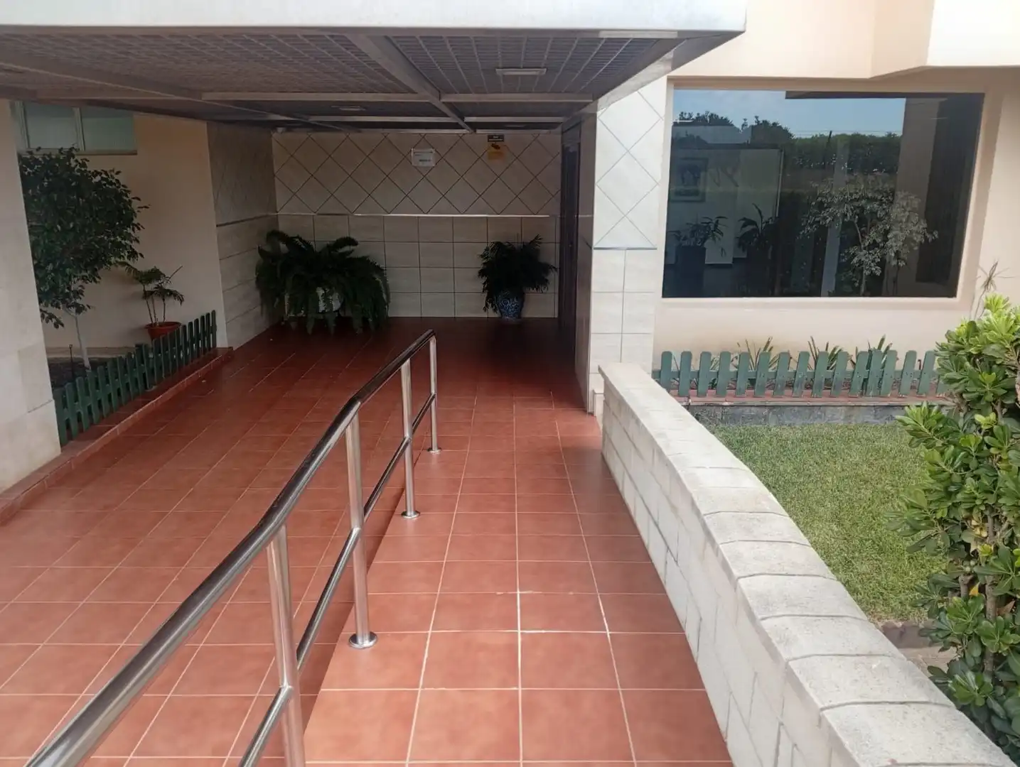 Estudio de alquiler en Málaga con Terraza, Amueblado y Piscina comunitaria