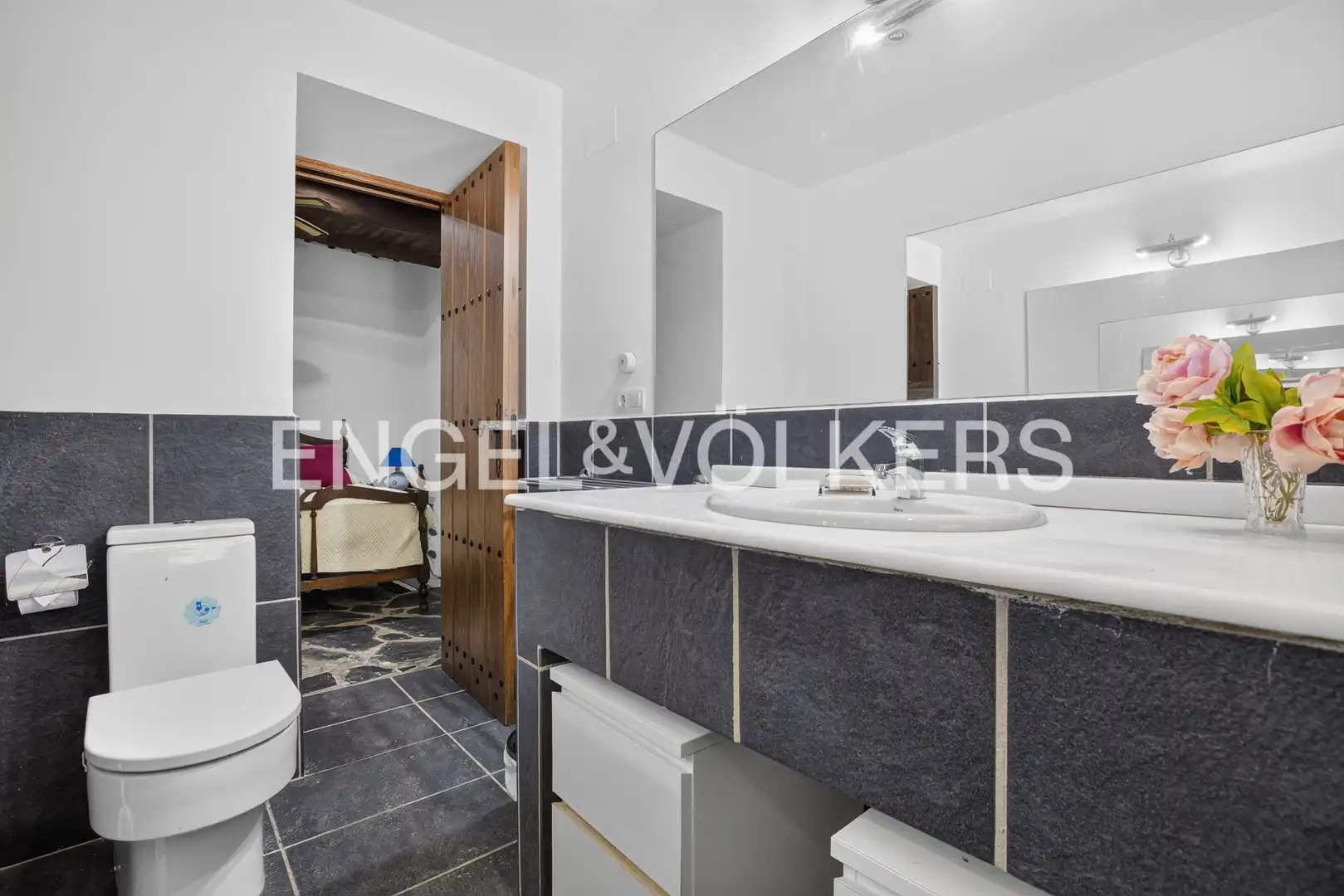 Bathroom of Houses for sale in Aracena, Huelva