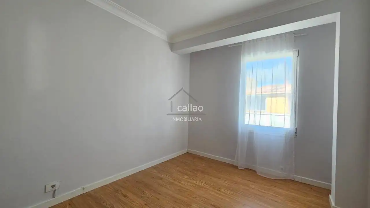 Bedroom of Flat for rent in Ferrol  with Heating and Storage room
