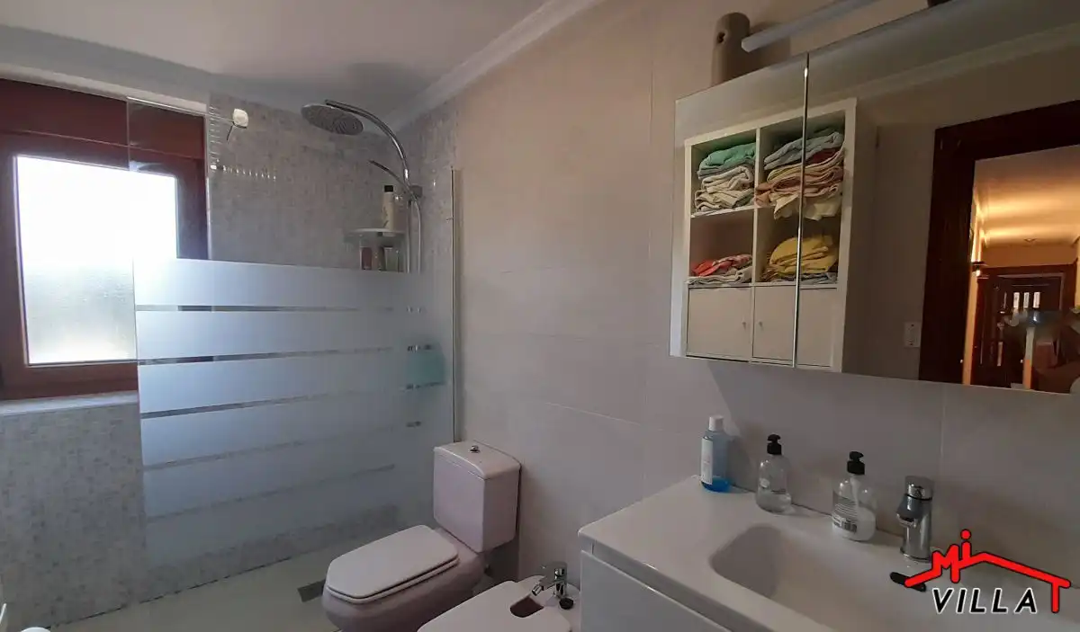 Baño de Casa o chalet en venta en Laredo con Terraza y Amueblado