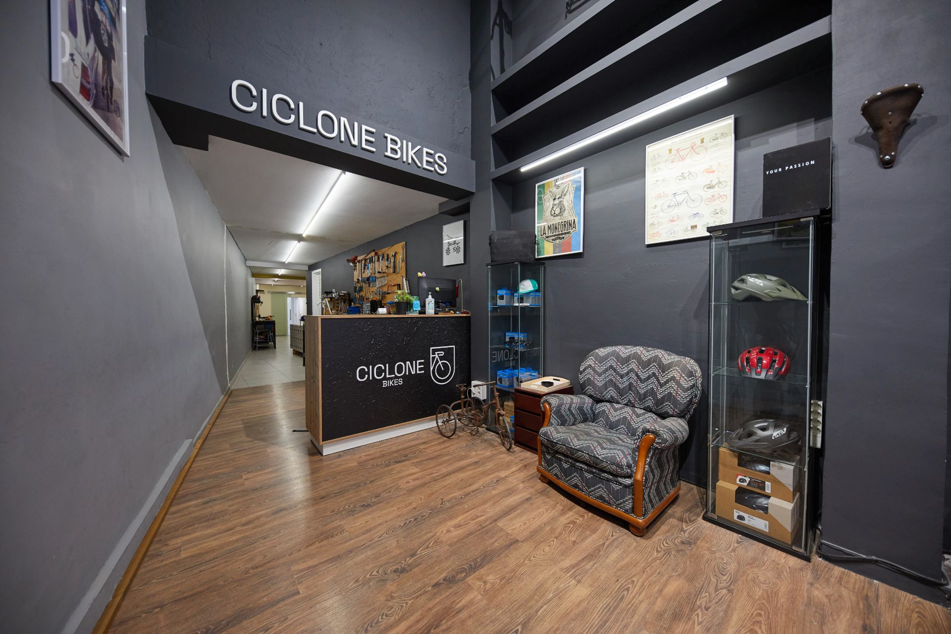 Premises for sale in  Barcelona Capital  with Parquet flooring and Alarm