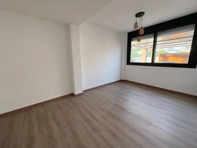 Habitación de Casa adosada en venta en Algeciras con Aire acondicionado, Jardín privado y Terraza