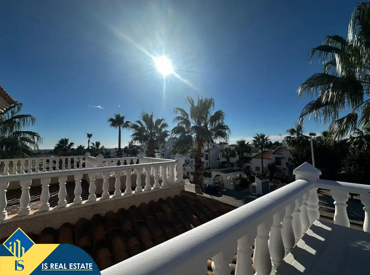 Vista exterior de Casa adosada de lloguer en Orihuela amb Aire condicionat, Calefacció i Terrassa