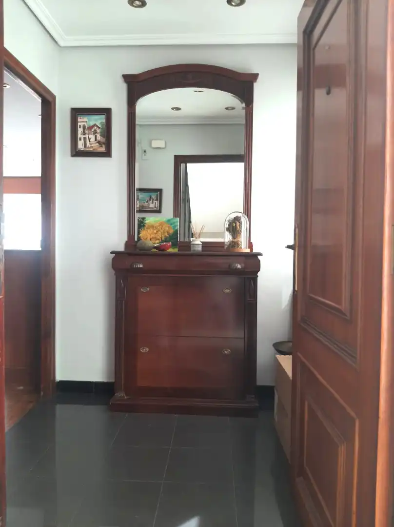 Bedroom of Flat for sale in Caranza
