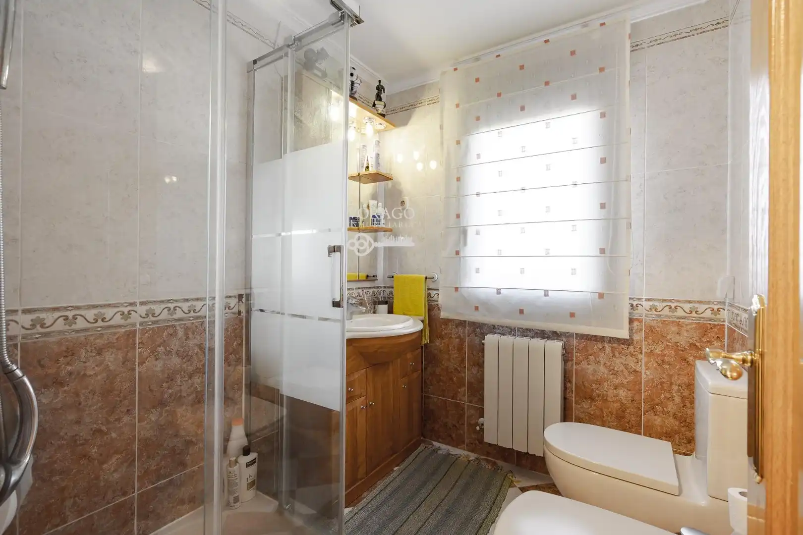 Baño de Casa o chalet en venta en Villanueva de la Torre con Calefacción, Jardín privado y Terraza