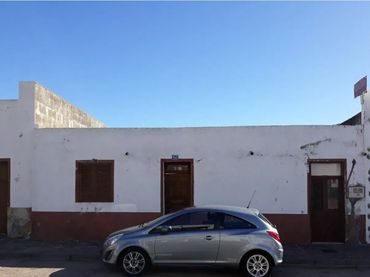 Casa amb jardí en venda a Avenida de La Iglesia