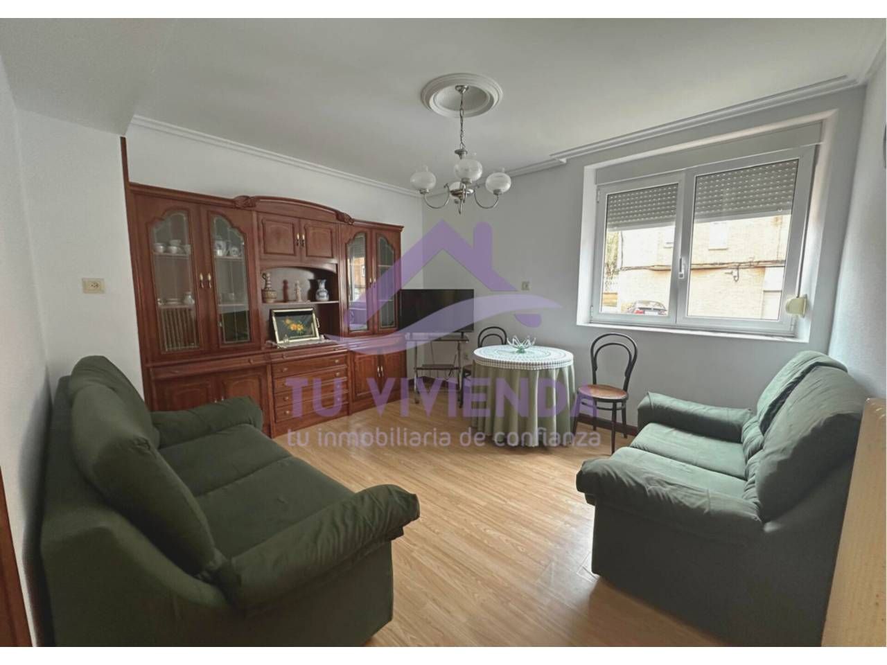 Sala d'estar de Pis en venda en Saldaña amb Calefacció i Moblat