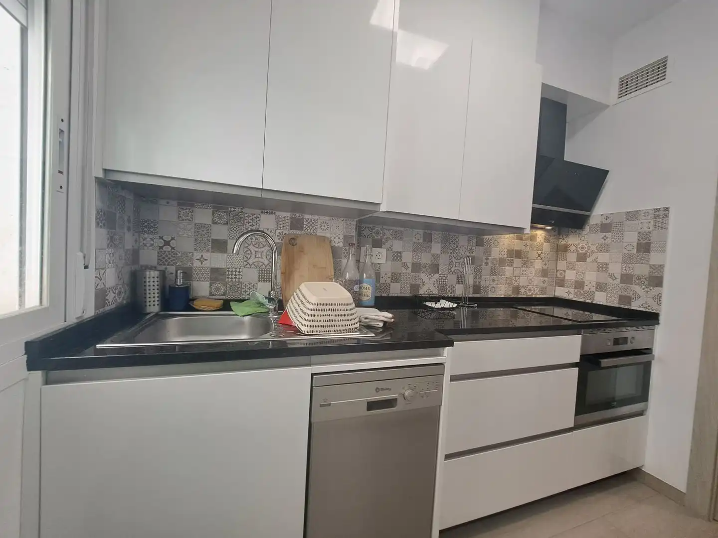Cocina de Piso de alquiler en Granada con Aire acondicionado, Calefacción y Balcón