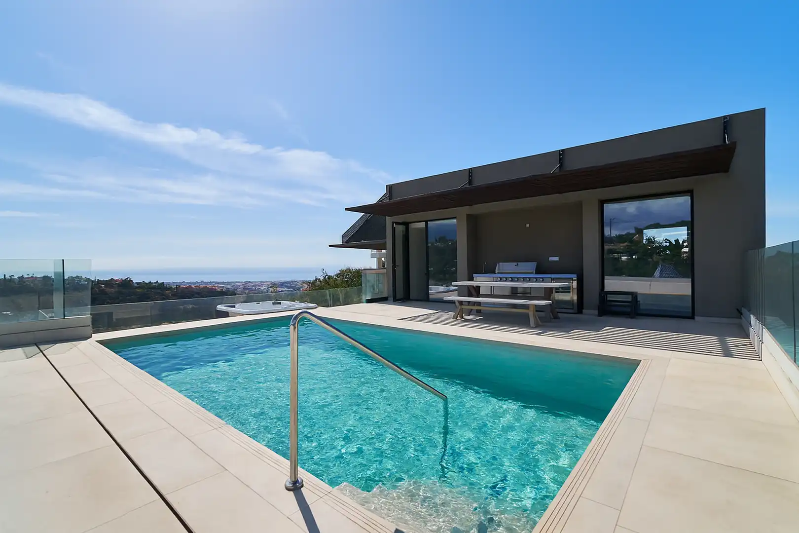 Piscina de Casa o chalet en venta en Benahavís con Aire acondicionado, Calefacción y Jardín privado