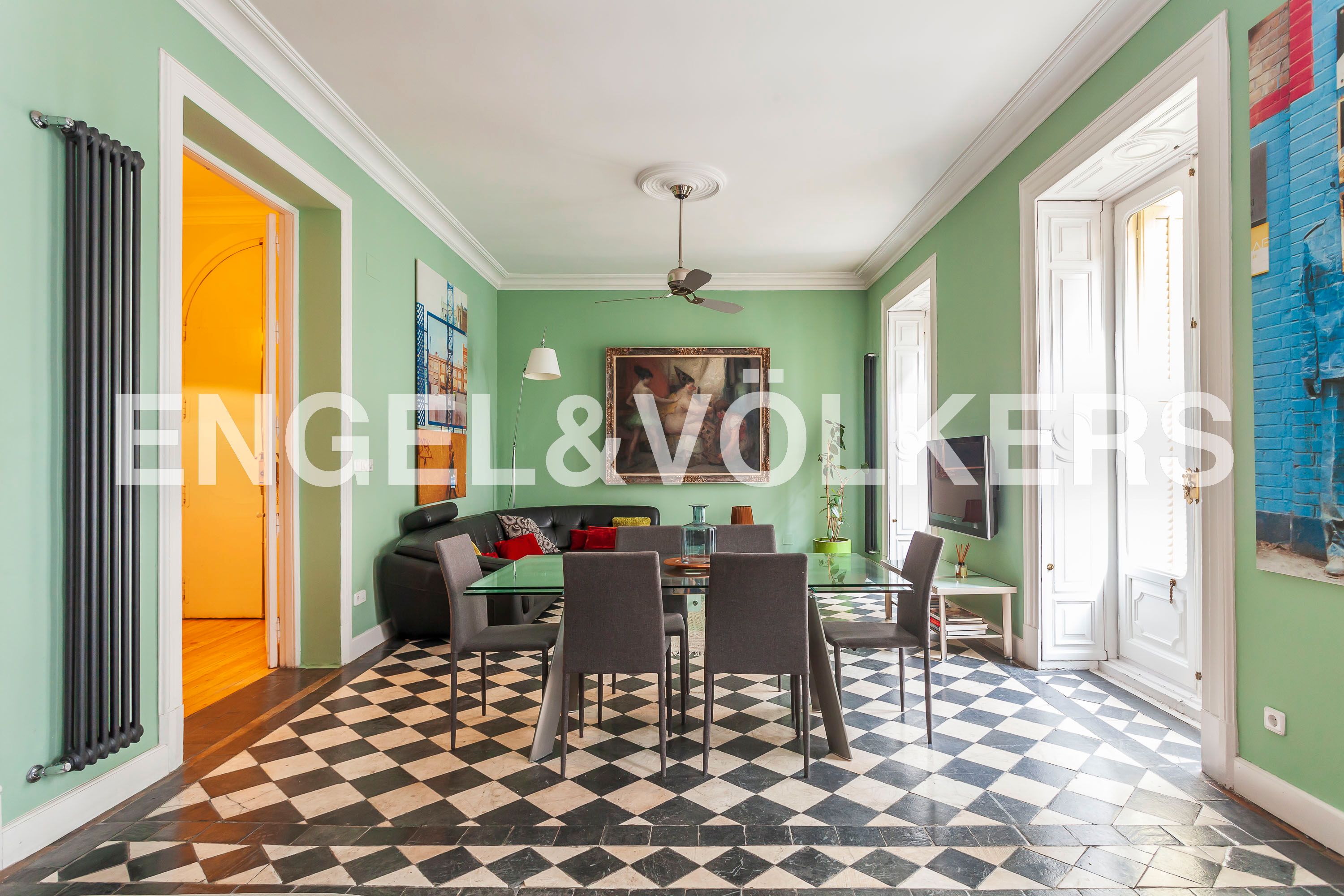 Außenansicht von Wohnung zur Miete in  Madrid Capital mit Klimaanlage, Heizung und Parkett