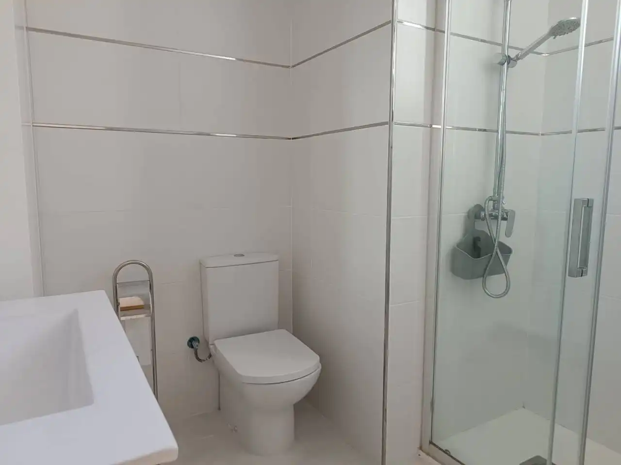 Badezimmer von Wohnungen zur Miete in Benalmádena mit Klimaanlage, Terrasse und Möbliert