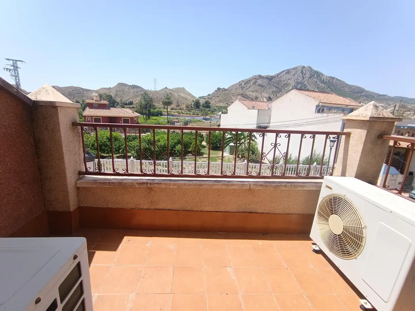 Terrasse von Einfamilien-Reihenhaus zum Verkauf in Ulea mit Klimaanlage, Heizung und Terrasse