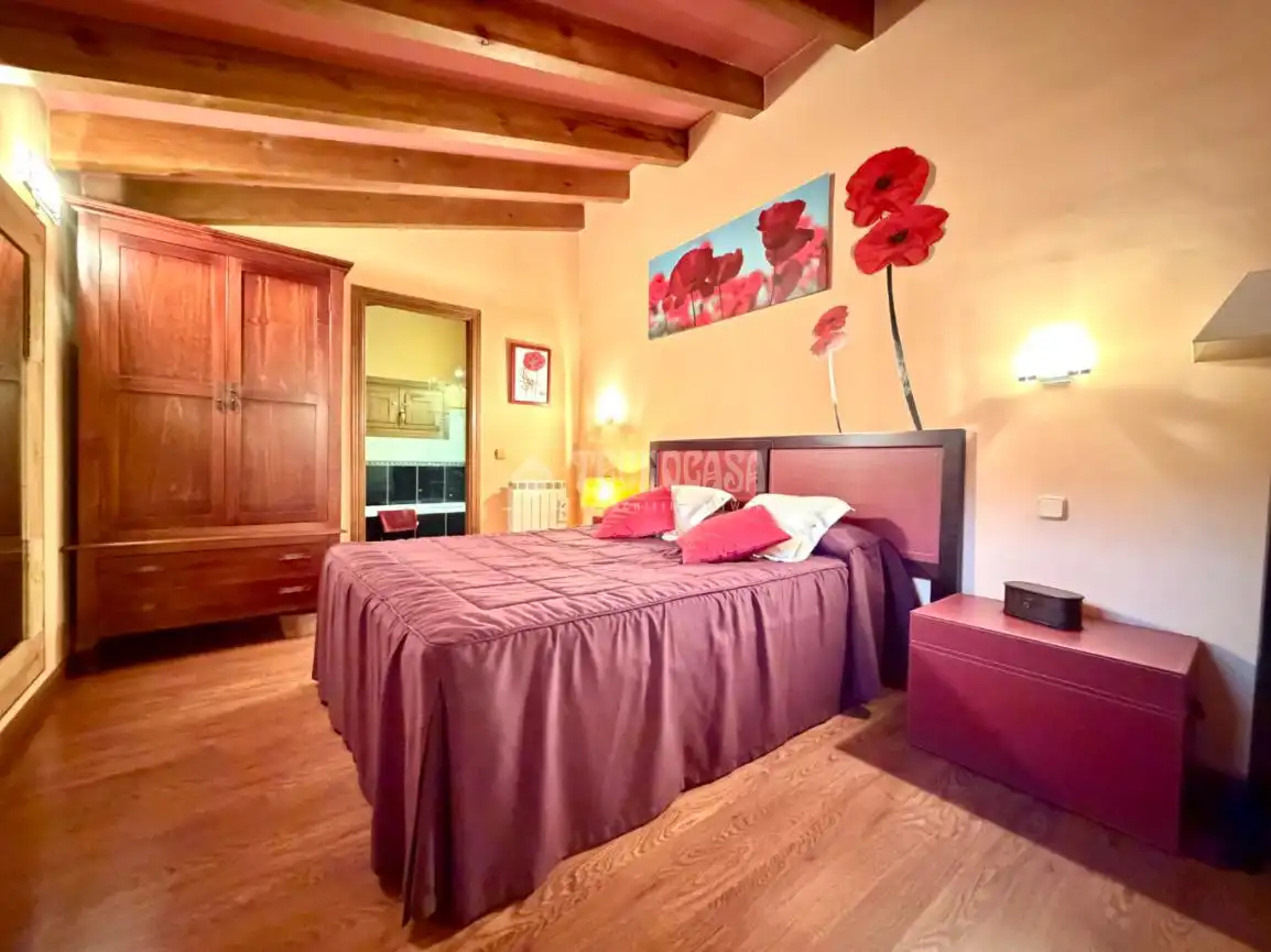 Dormitori de Casa o xalet en venda en Sigüenza amb Calefacció, Jardí privat i Terrassa