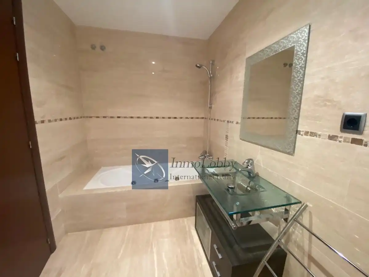 Casa amb terrassa en venda a Carrer Guineu, imagen 20