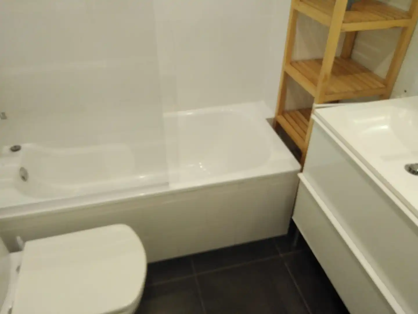Bathroom of Flat for rent in Málaga  with Air Conditioner