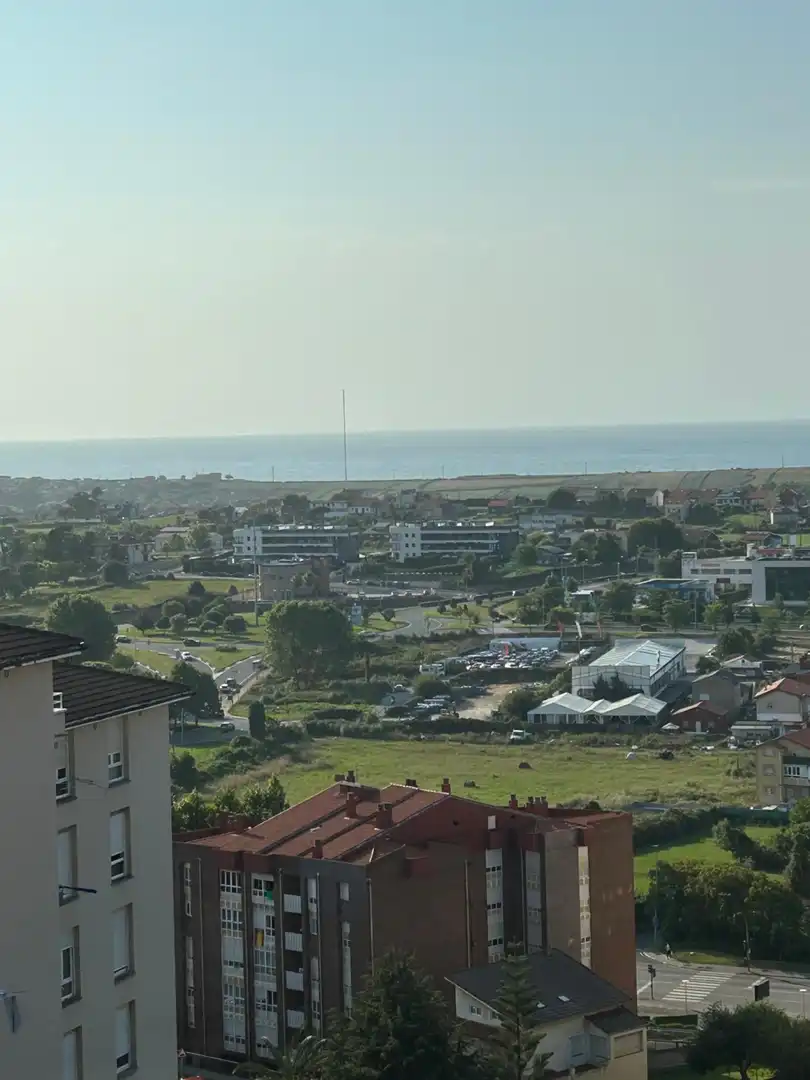 Vista exterior de Pis de lloguer en Santander amb Terrassa i Moblat