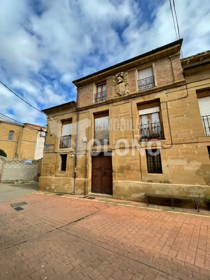 Casa con terraza en venta en Calle San Vítores 8, imagen 2
