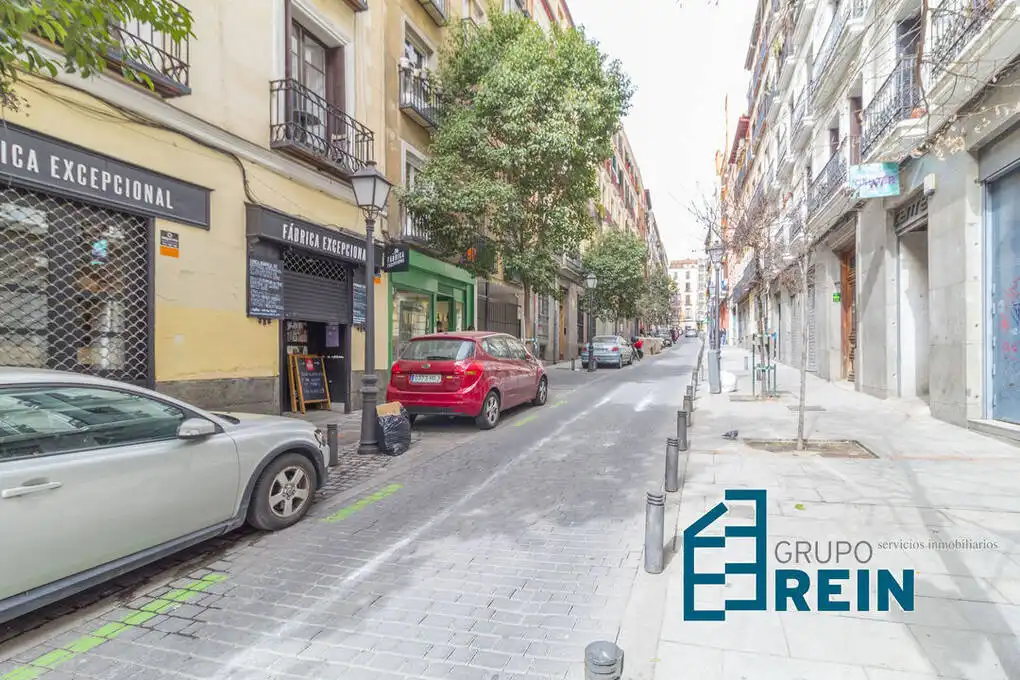 Außenansicht von Wohnung zum Verkauf in Madrid mit Klimaanlage und Heizung