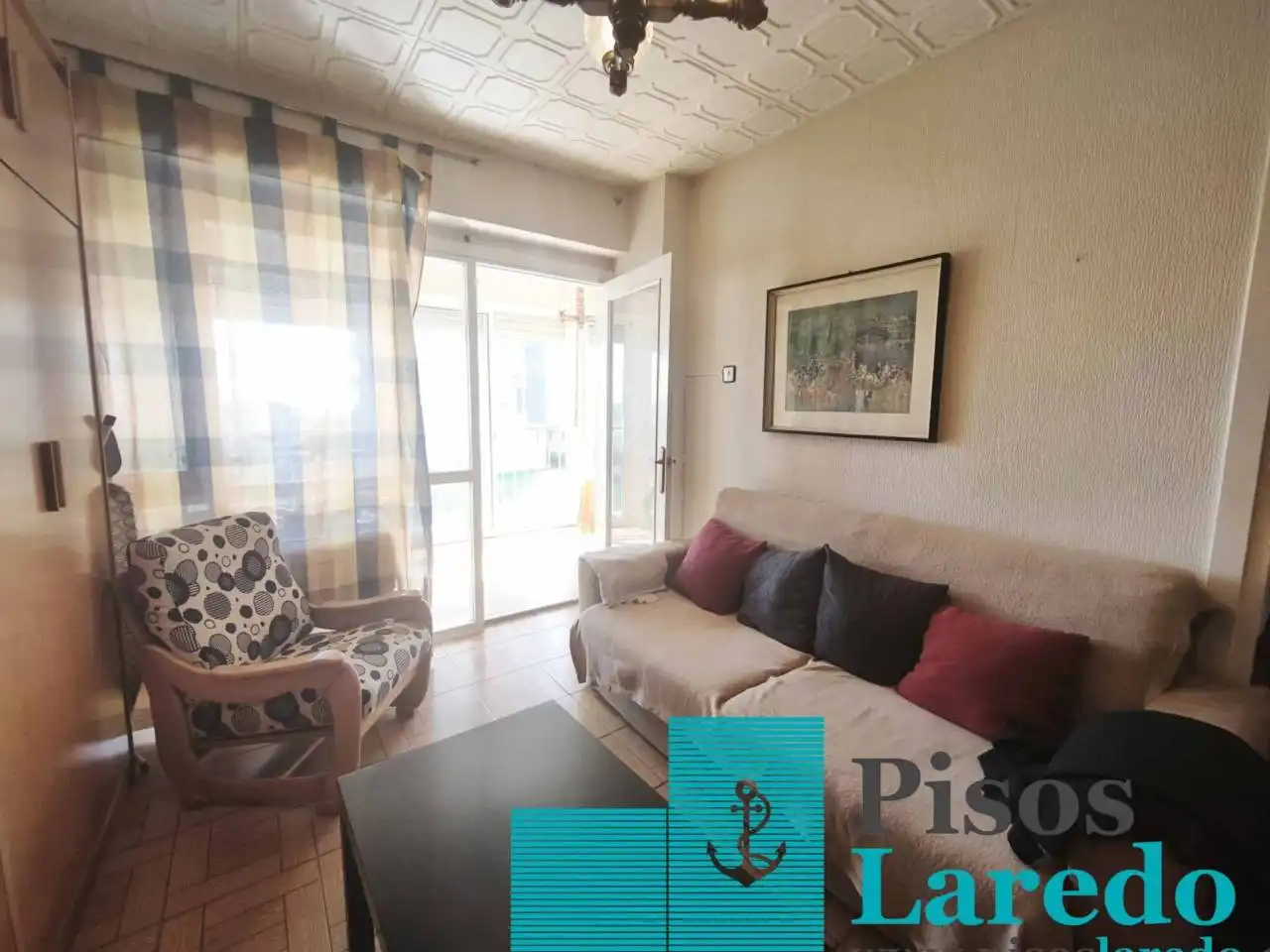 Sala de estar de Piso en venta en Laredo