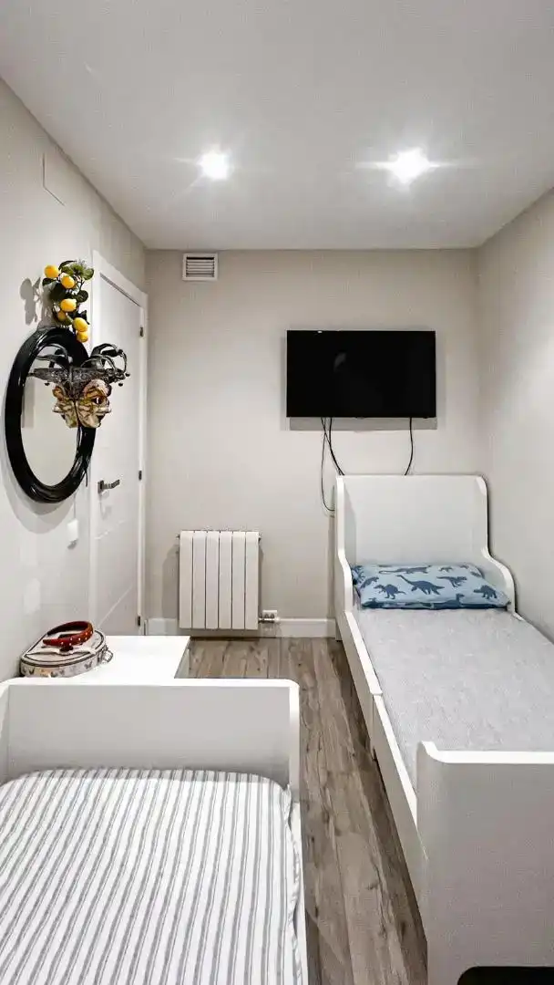 Schlafzimmer von Wohnung zum Verkauf in Mataró mit Klimaanlage und Balkon