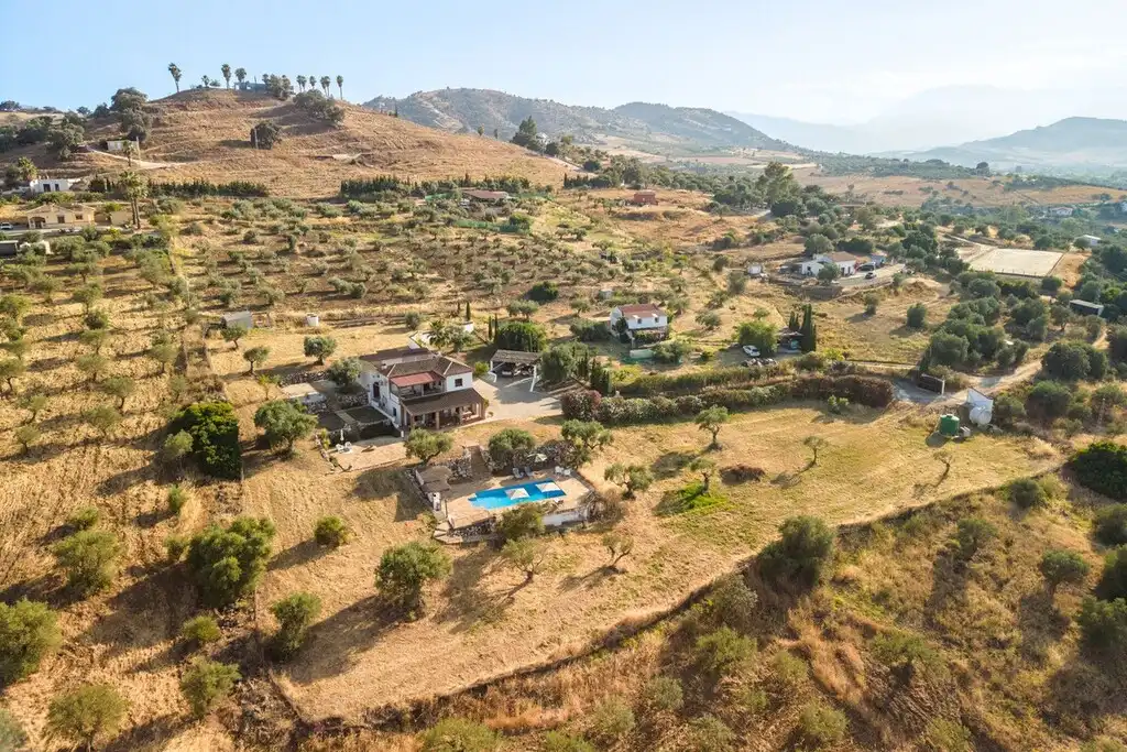 Villa con piscina in vendita a Coín, imagen 4