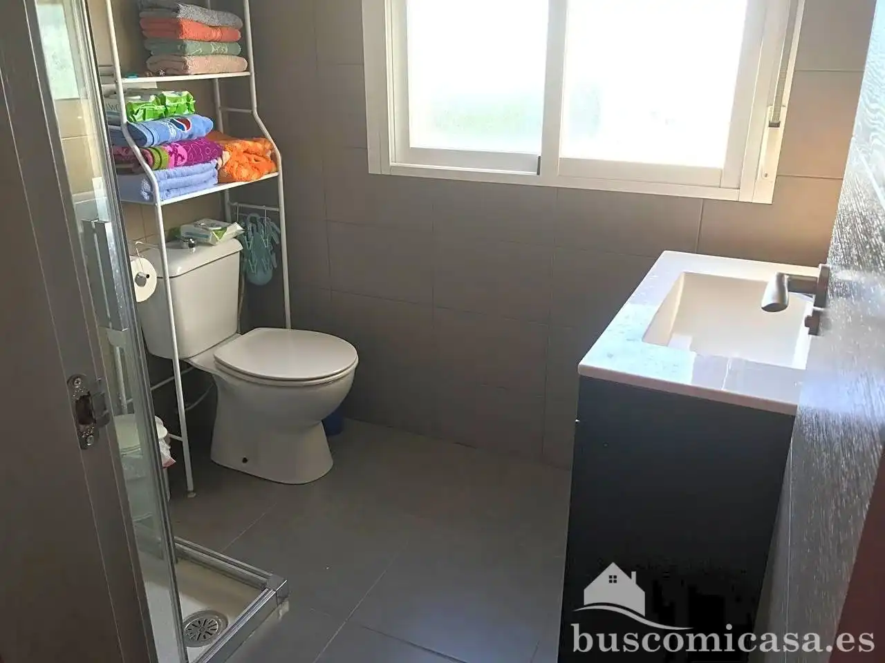 Bany de Finca rústica en venda en Linares amb Aire condicionat, Jardí privat i Terrassa