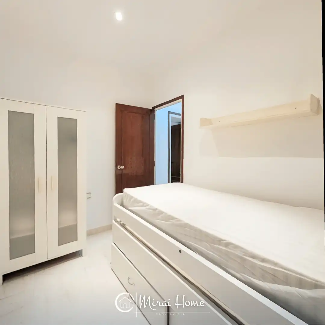 Habitación de Piso en venta en Barcelona con Calefacción, Amueblado y Horno