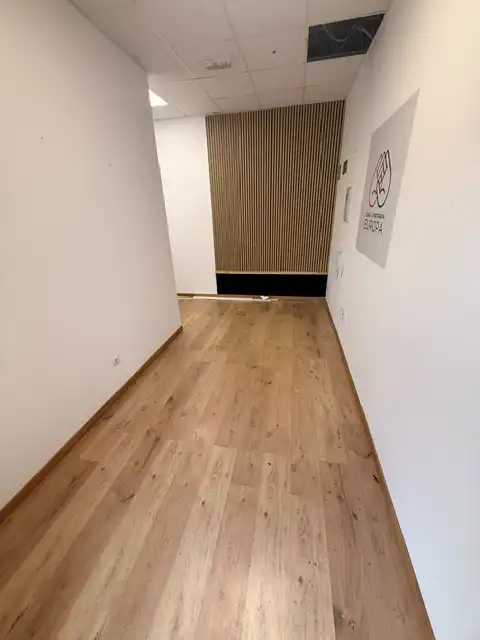 Business premises to rent in Urb. Belvalle, imagen 3