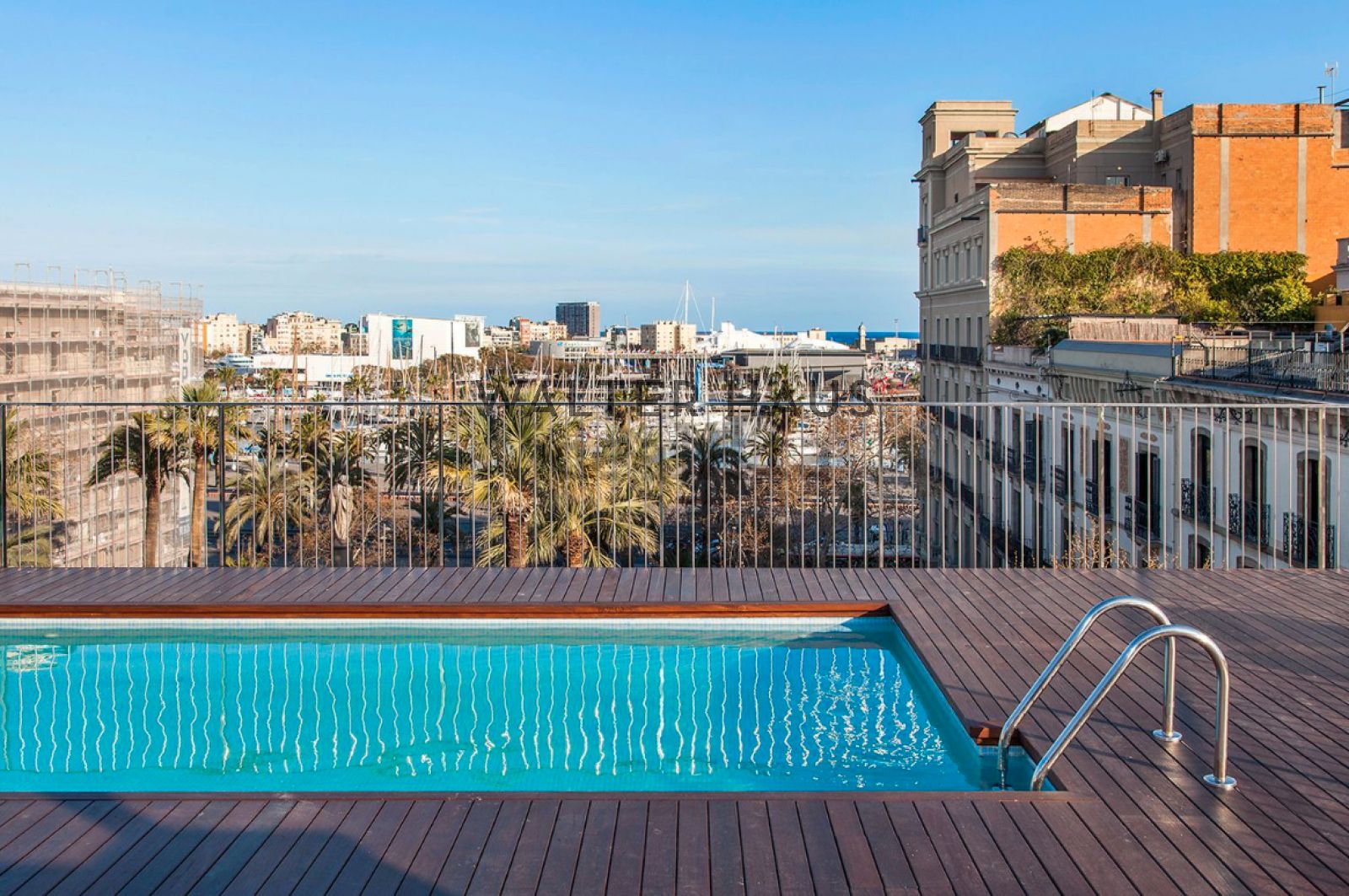 Piscina de Pis de lloguer en  Barcelona Capital amb Aire condicionat, Calefacció i Parquet
