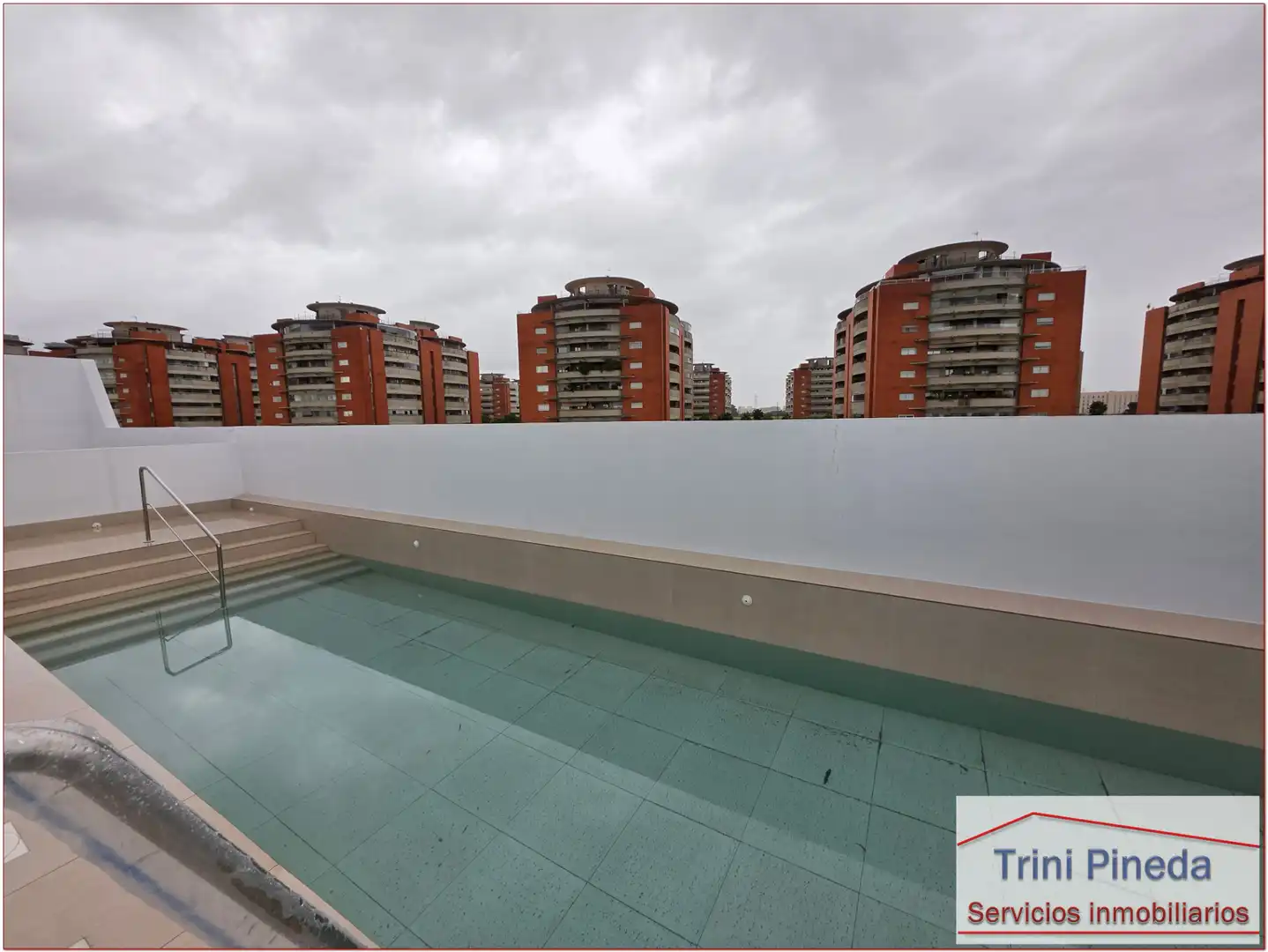 Piscina de Piso de alquiler en Sevilla con Aire acondicionado, Calefacción y Terraza