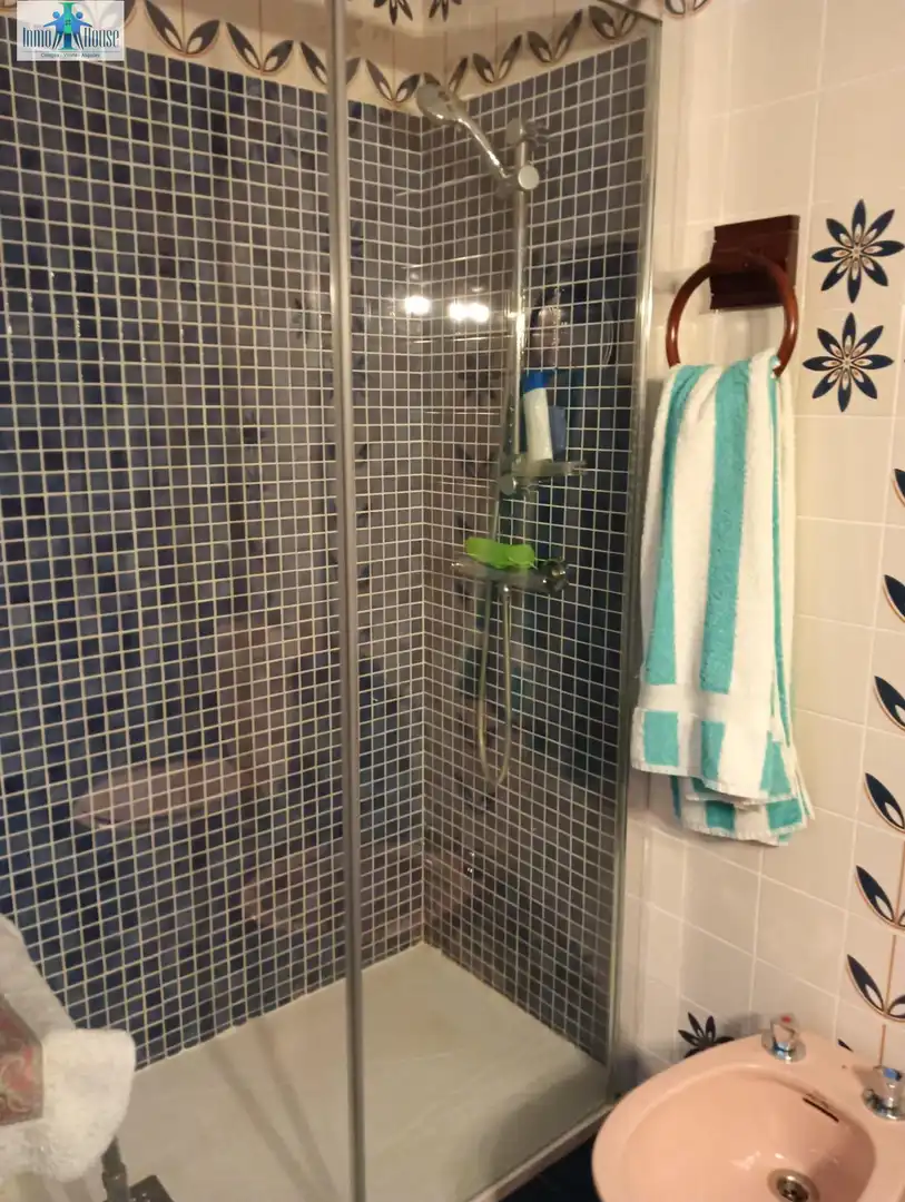 Bathroom of Flat for rent in Albacete  with Air Conditioner, Parquet flooring and Furnished