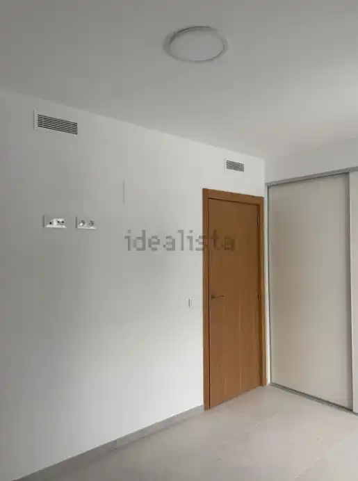 Bedroom of Flat for rent in Torrent  with Air Conditioner, Oven and Washing machine
