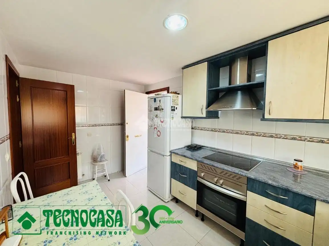 Casa aparellada amb terrassa en venda a Magán, imagen 14