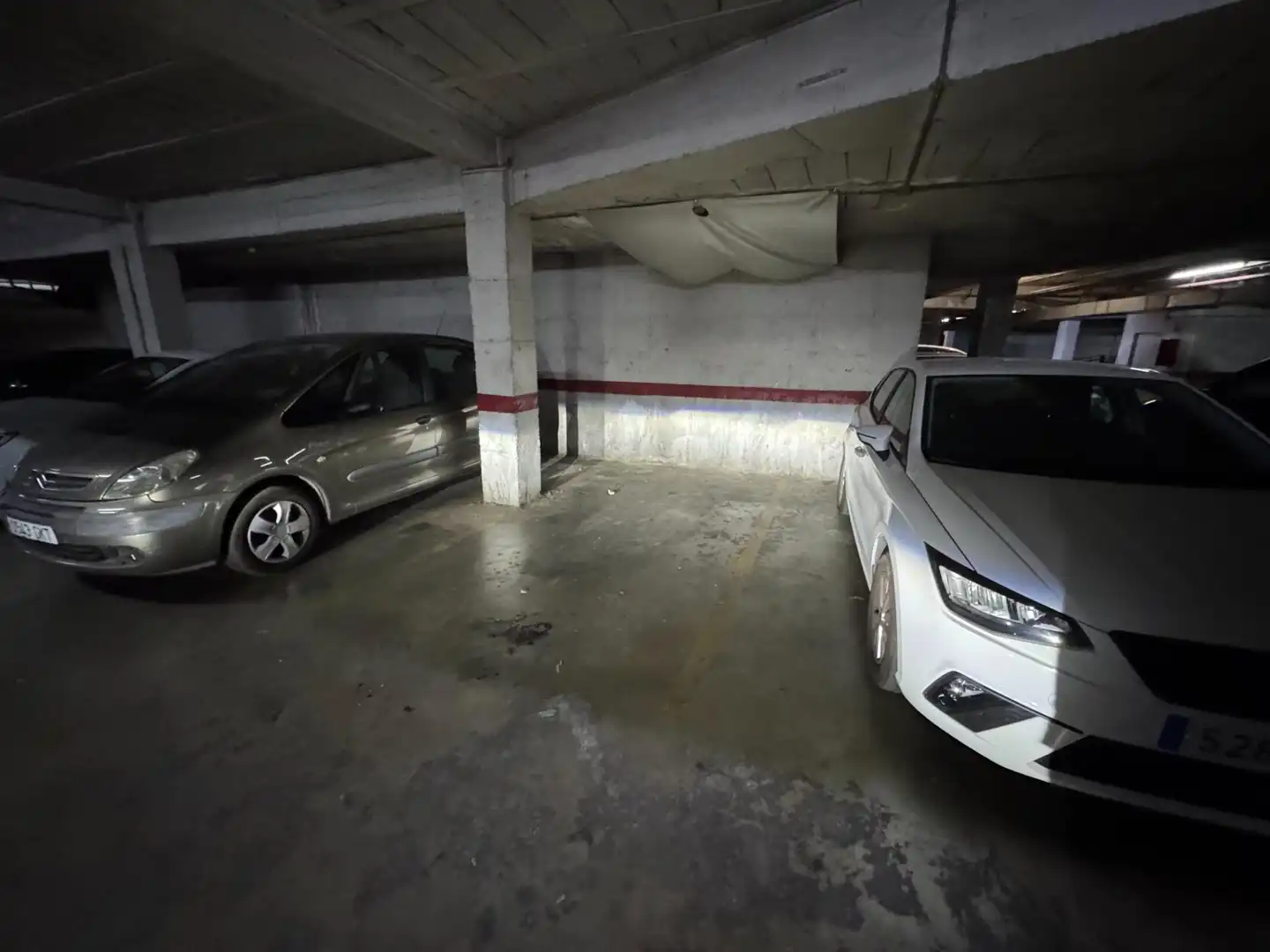 Parkplatz von Erdgeschoss zum Verkauf in Dos Hermanas mit Klimaanlage, Heizung und Terrasse