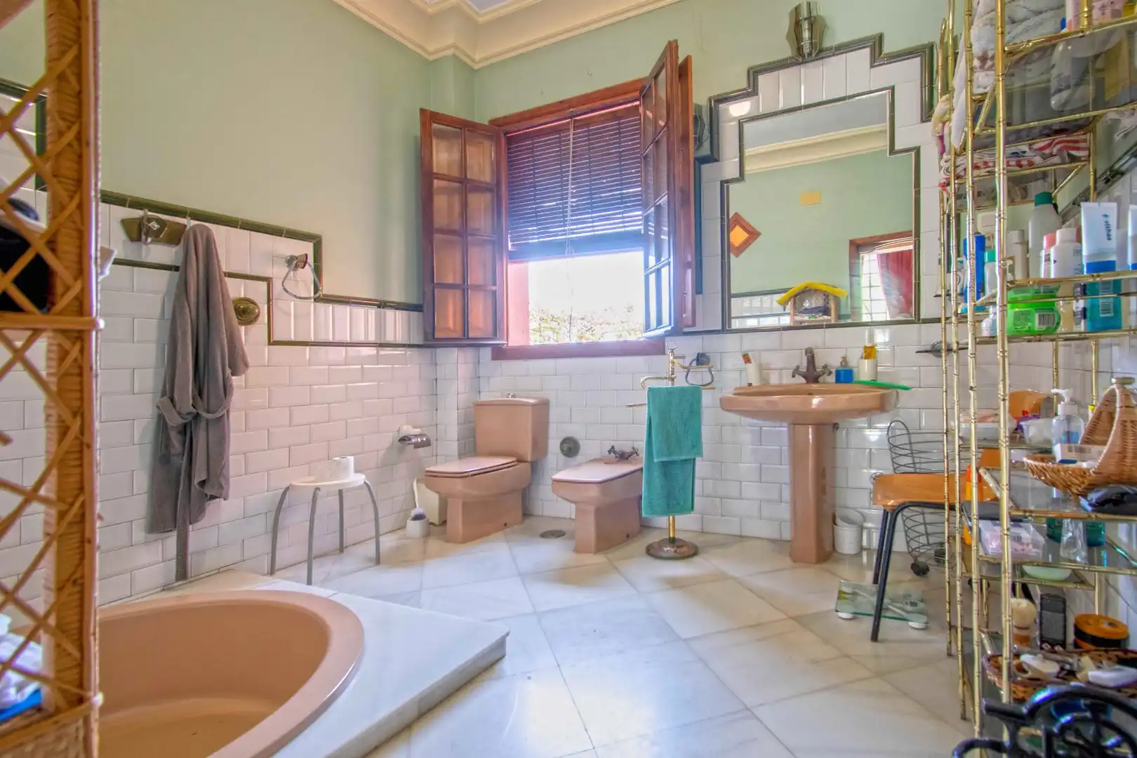 Badezimmer von Country house zum Verkauf in Mairena del Aljarafe mit Terrasse, Schwimmbad und Balkon