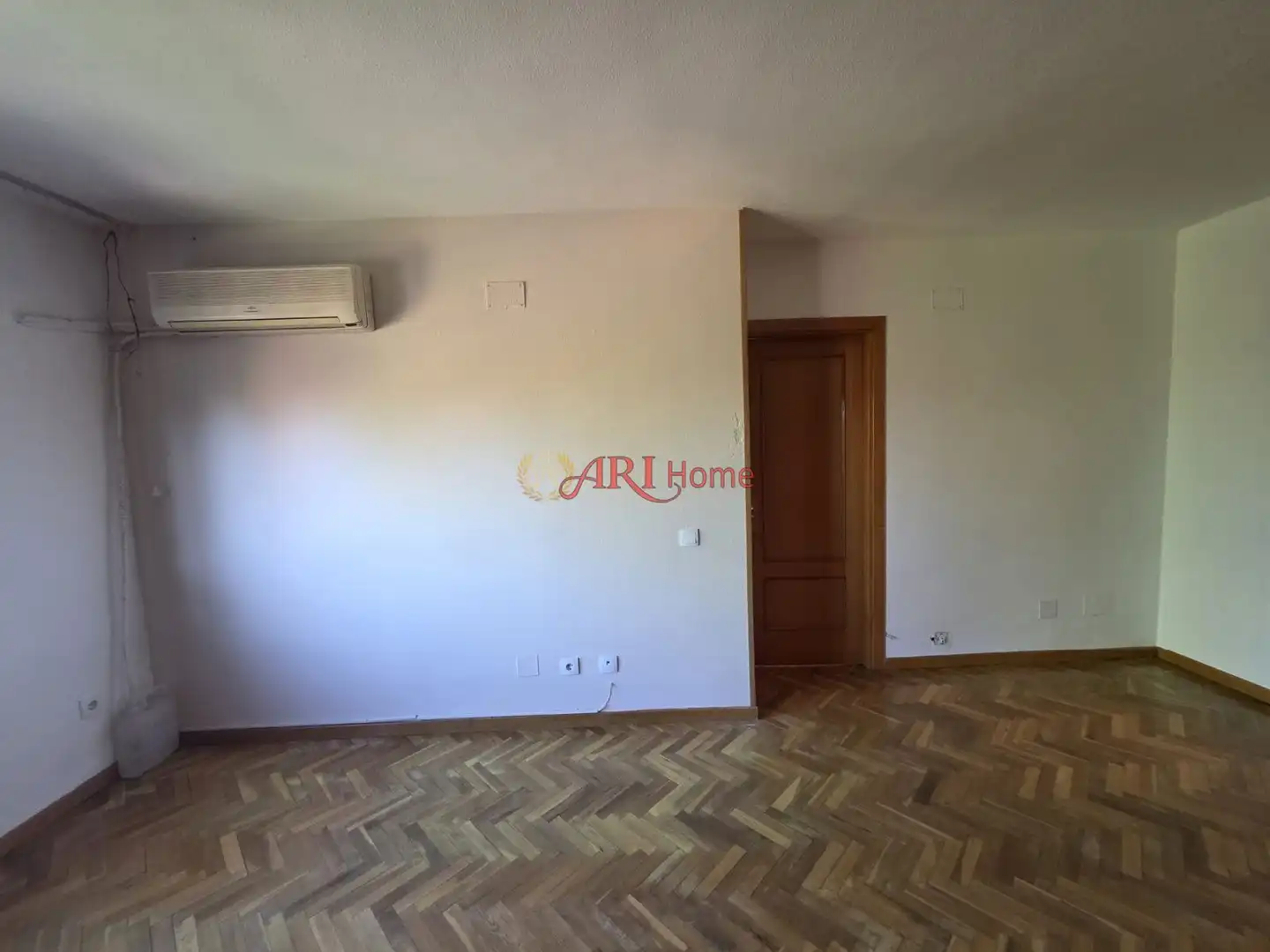 Bedroom of Flat for sale in Fuenlabrada  with Air Conditioner, Heating and Swimming Pool
