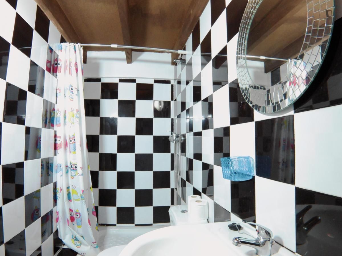 Study to rent in Valdeacederas