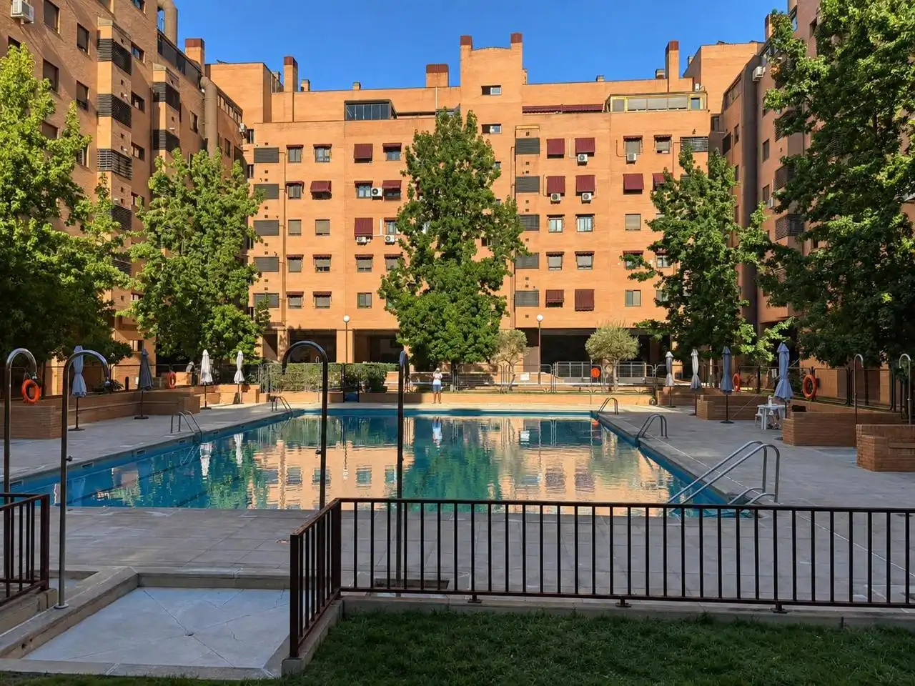 Pis amb piscina en venda a Travesía del Tornado