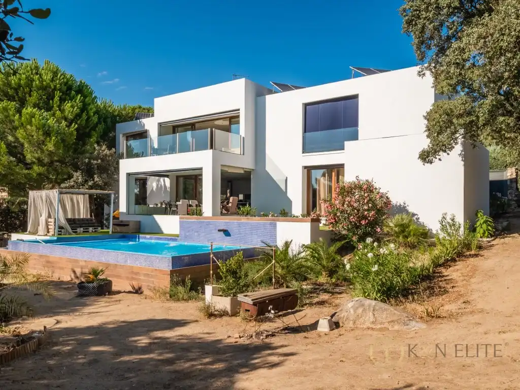 Detached house with pool for sale in Calle Castillo De Berlanga, imagen 47