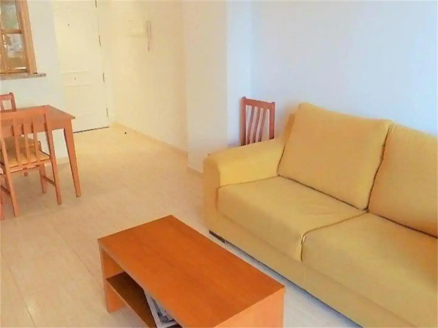 Wohnzimmer von Wohnungen zur Miete in Oropesa del Mar / Orpesa mit Klimaanlage, Privatgarten und Schwimmbad