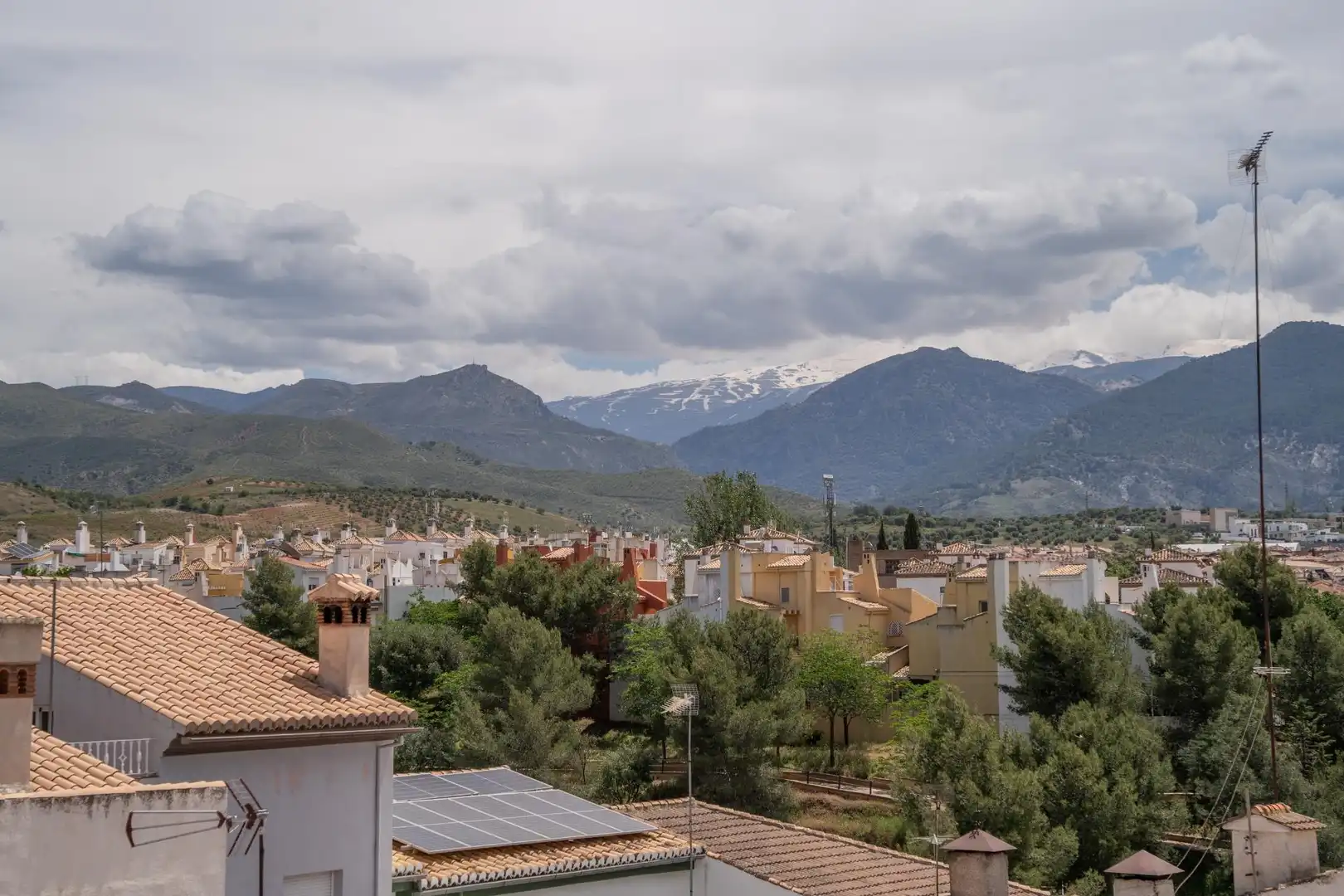 Vista exterior de Piso en venta en Huétor Vega con Aire acondicionado, Trastero y Balcón